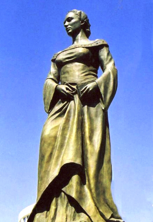 Beatriz Galindo Statue 2